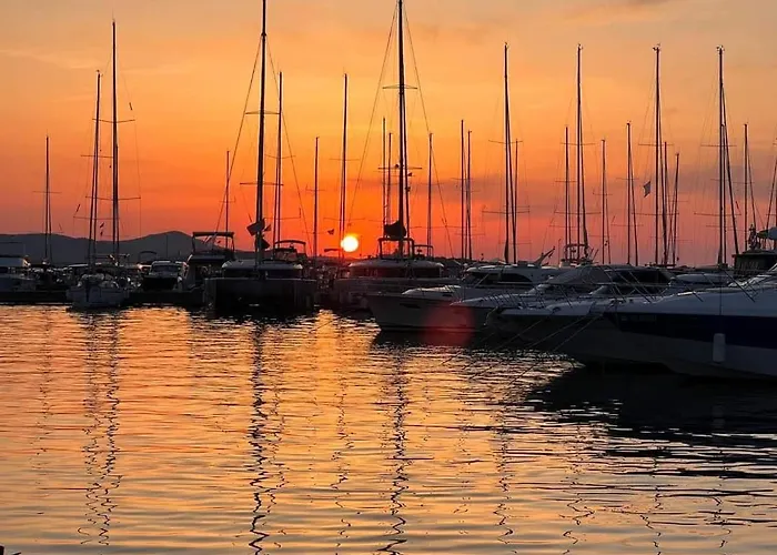 Luna In Biograd Center * ביוגראד נה מורו